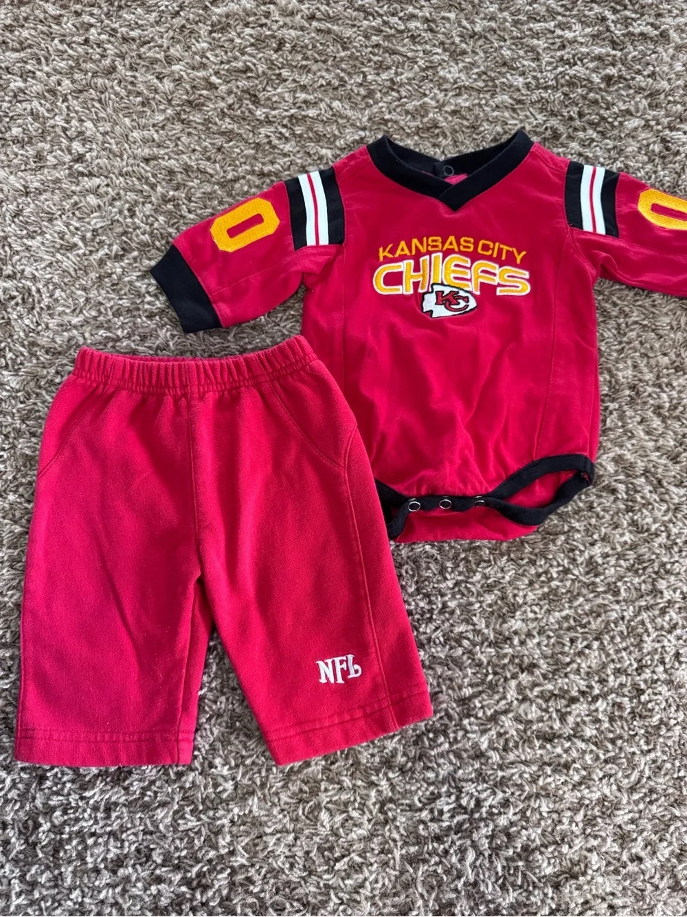 Vintage Chiefs Outfit